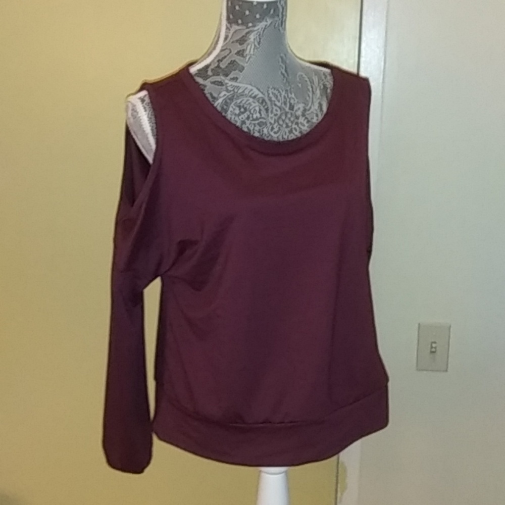 Scorpio Sol Cold Shoulder Yoga Top Size Large